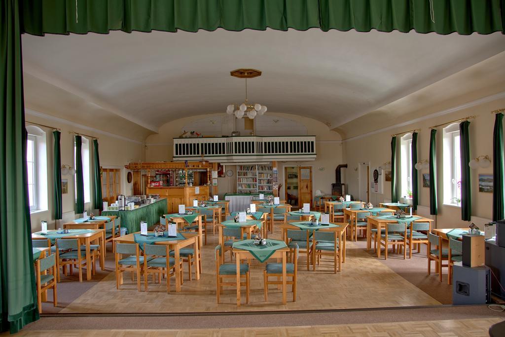 הרנסקו Hotel U Zeleneho Stromu - Zum Gruenen Baum מראה חיצוני תמונה