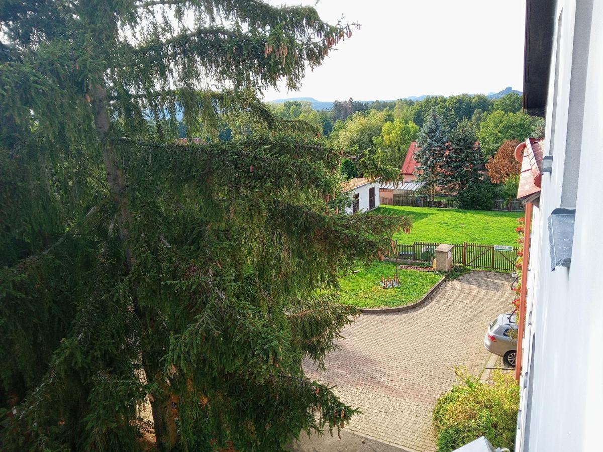 הרנסקו Hotel U Zeleneho Stromu - Zum Gruenen Baum מראה חיצוני תמונה