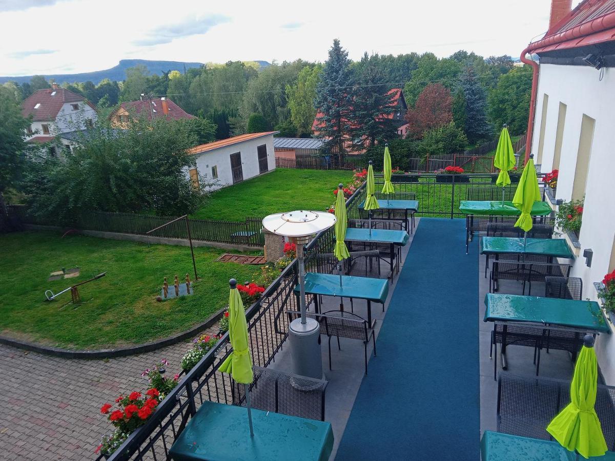 הרנסקו Hotel U Zeleneho Stromu - Zum Gruenen Baum מראה חיצוני תמונה