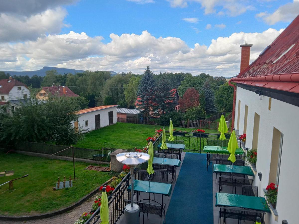 הרנסקו Hotel U Zeleneho Stromu - Zum Gruenen Baum מראה חיצוני תמונה