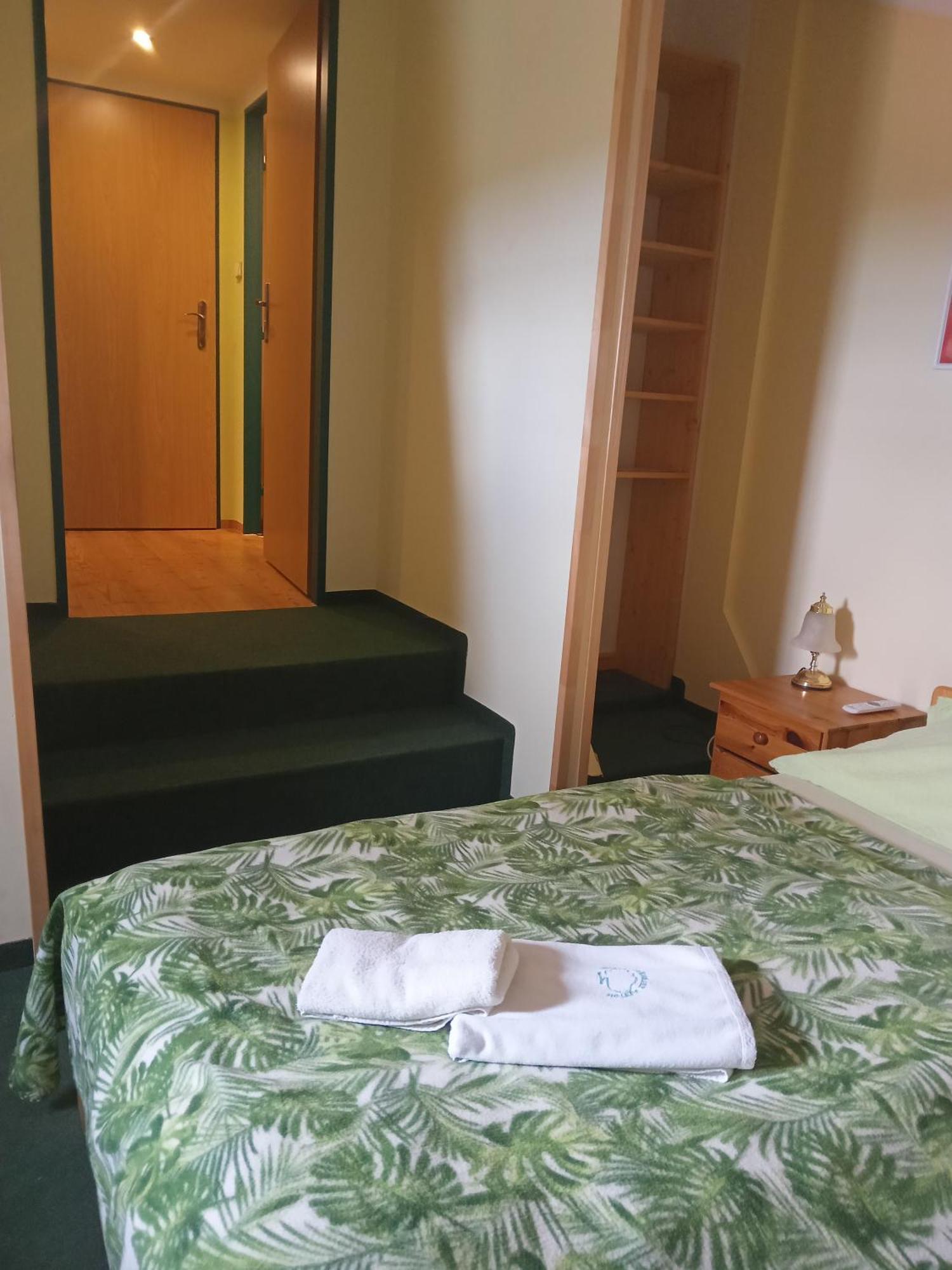 הרנסקו Hotel U Zeleneho Stromu - Zum Gruenen Baum מראה חיצוני תמונה