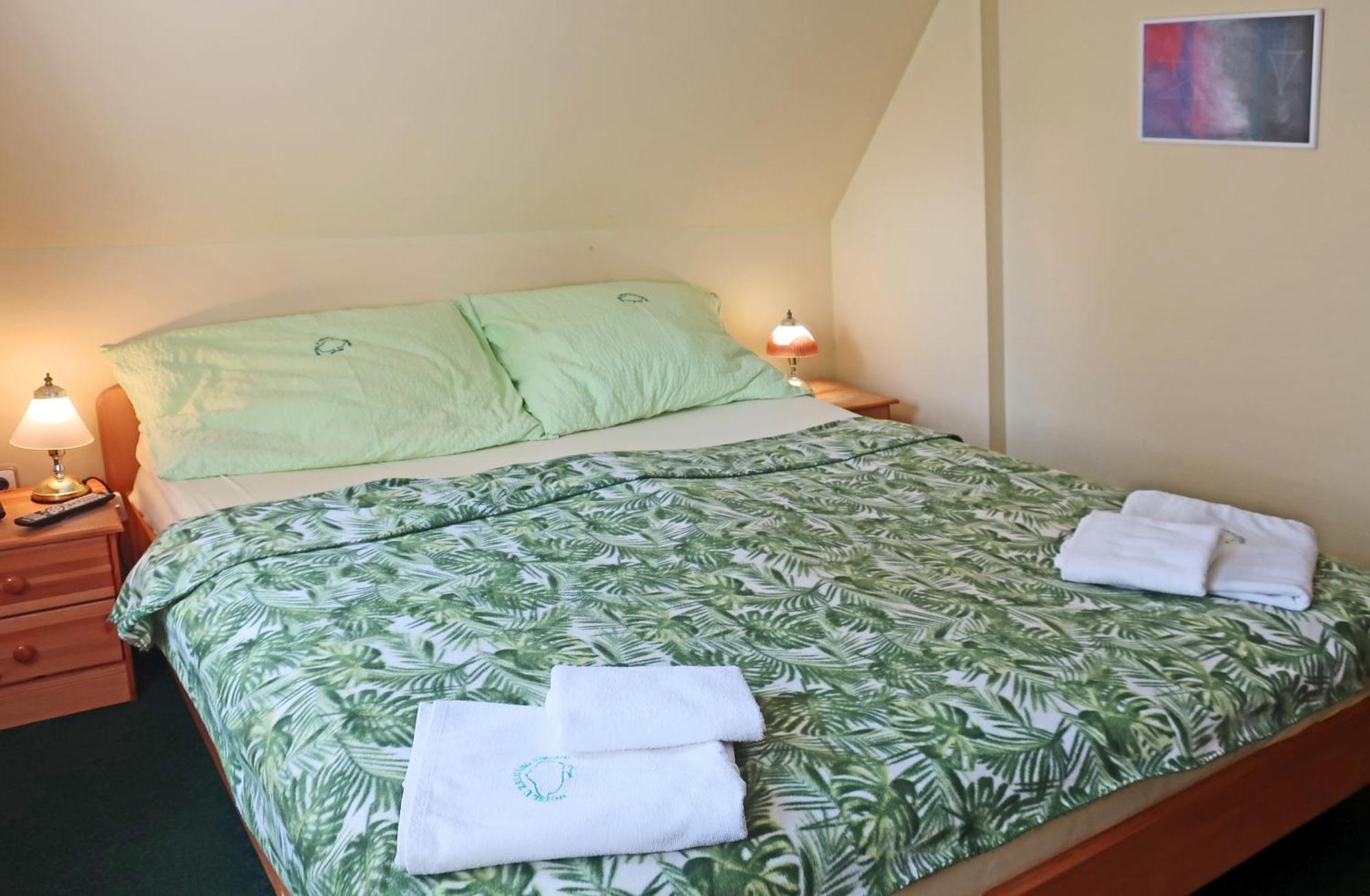 הרנסקו Hotel U Zeleneho Stromu - Zum Gruenen Baum מראה חיצוני תמונה